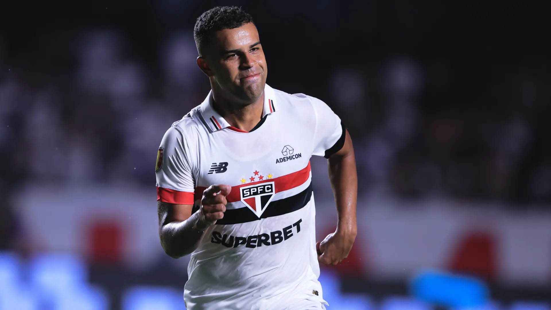 Alisson será emprestado ao Fluminense até o fim da temporada – Foto: Ettore Chiereguini/AGIF