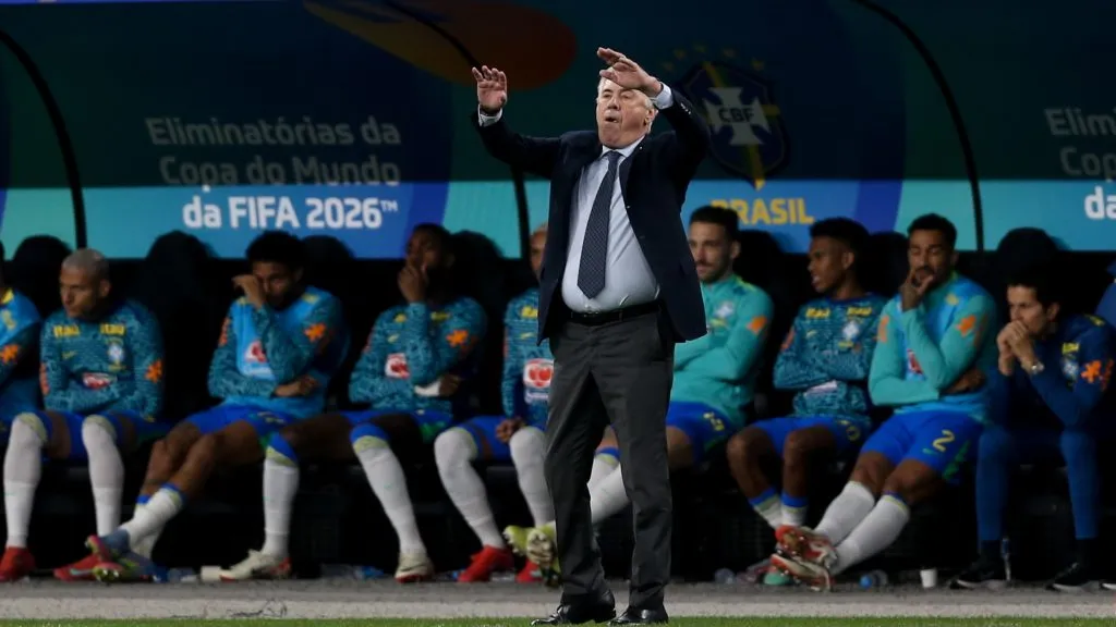 SP – SAO PAULO – 10/06/2025 – ELIMINATORIAS COPA DO MUNDO 2026, SELECAO BRASILEIRA X PARAGUAI – Carlo Ancelotti tecnico da Selecao Brasileira durante a partida entre Brasil e Paraguai na Neo Quimica Arena em Sao Paulo (SP), pelas Eliminatorias da Copa do Mundo 2026. Foto: Marlon Costa/AGIF