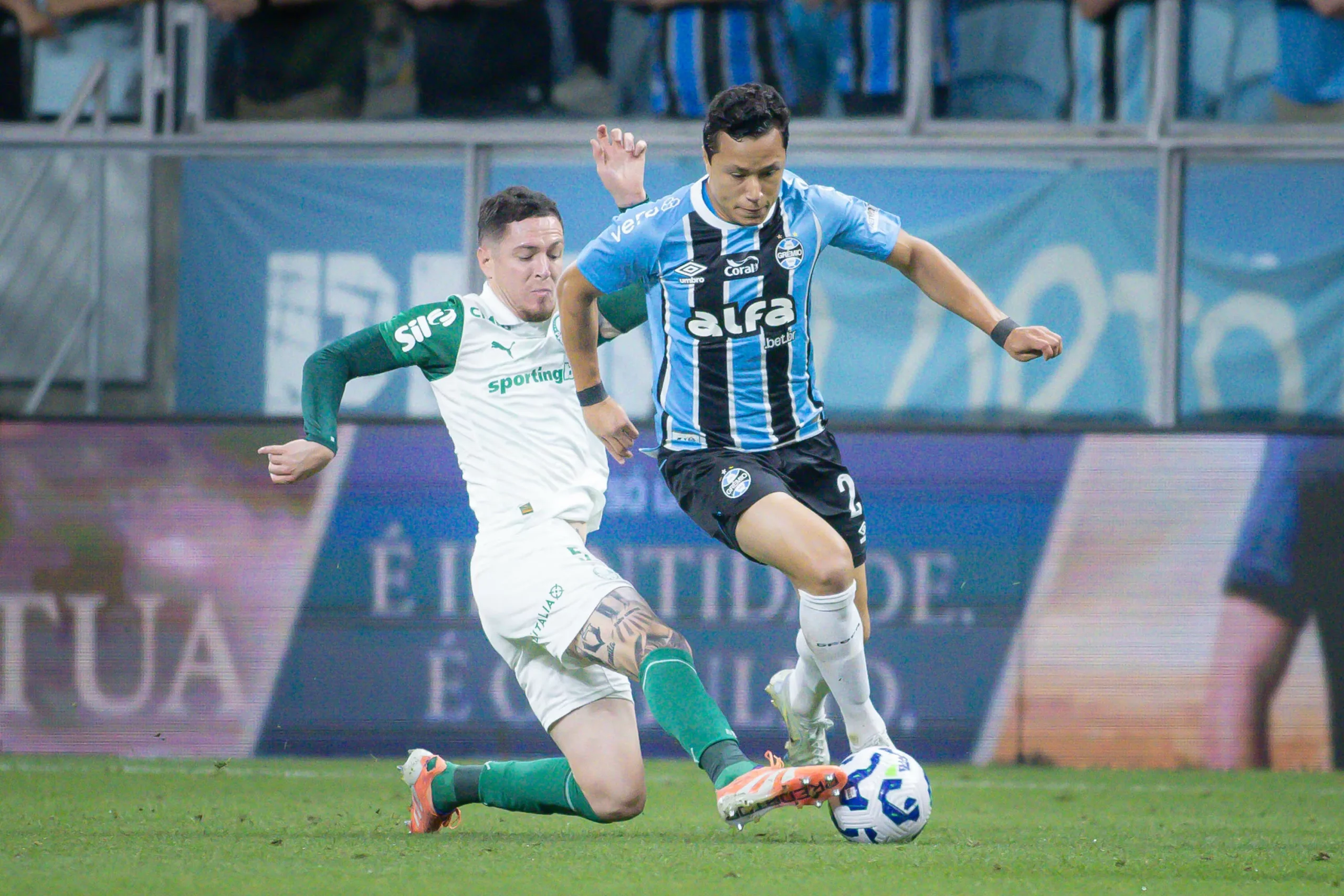 Anibal Moreno durante o jogo contra o Grêmio. Foto: Maxi Franzoi/AGIF