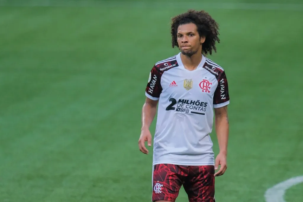 Volante deve retornar ao futebol nacional. Foto: Marcello Zambrana/AGIF