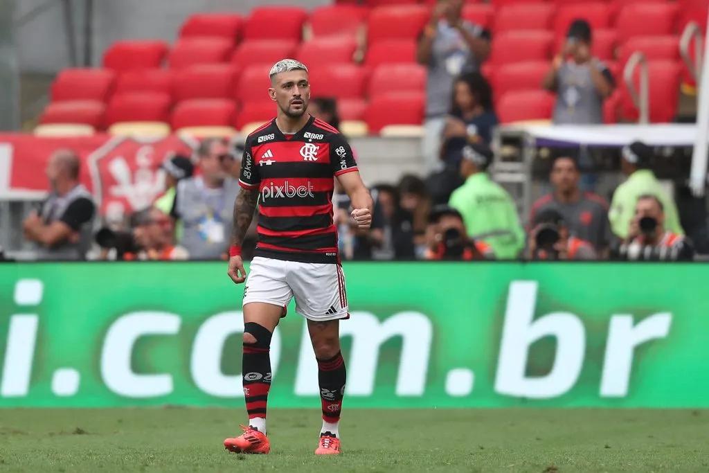 Meio-campista em partida pelo Brasileirão de 2024. Photo by Wagner Meier/Getty Images
