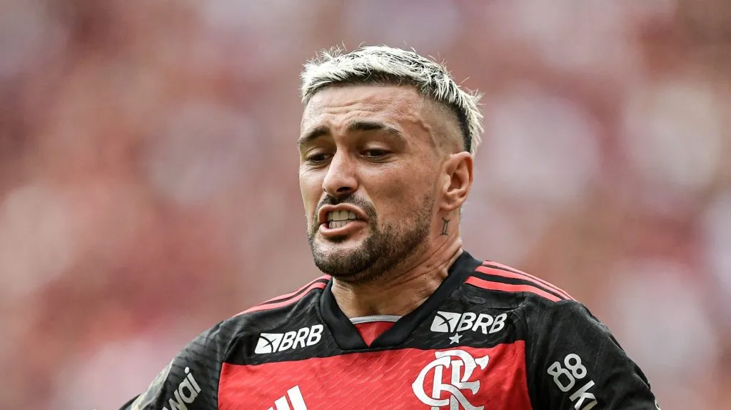 Arrascaeta é um jogador importante no elenco do Flamengo – Foto: Thiago Ribeiro/AGIF