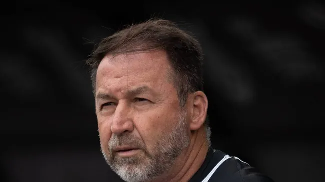 Foto: IMAGO / TheNews2 – Augusto Melo teria que pagar um salário altíssimo para assinar com o português ex-Botafogo.
