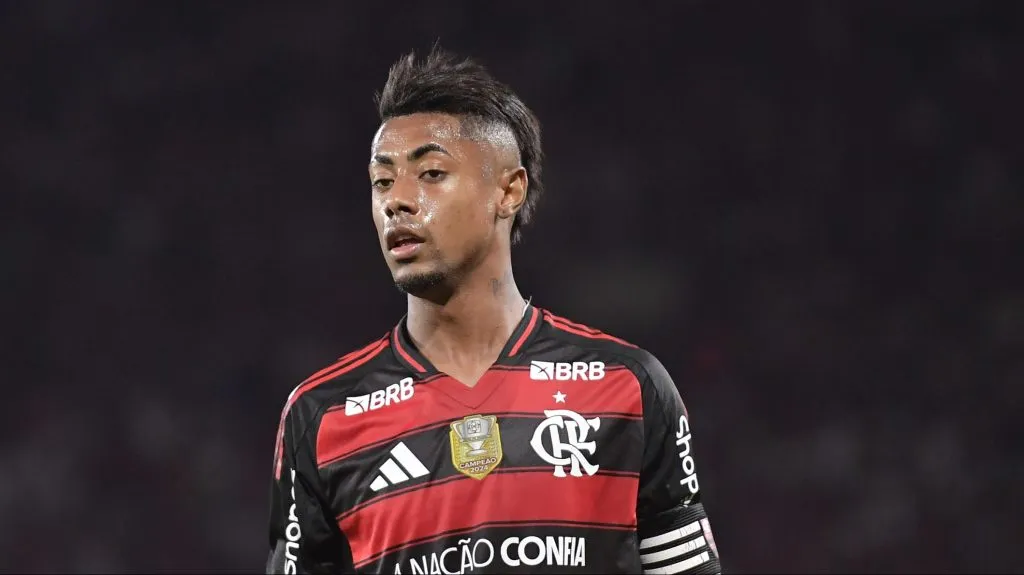 RJ – RIO DE JANEIRO – 25/08/2025 – BRASILEIRO A 2025, FLAMENGO X VITORIA – Bruno Henrique jogador do Flamengo durante partida contra o Vitoria no estadio Maracana pelo campeonato Brasileiro A 2025. Foto: Thiago Ribeiro/AGIF