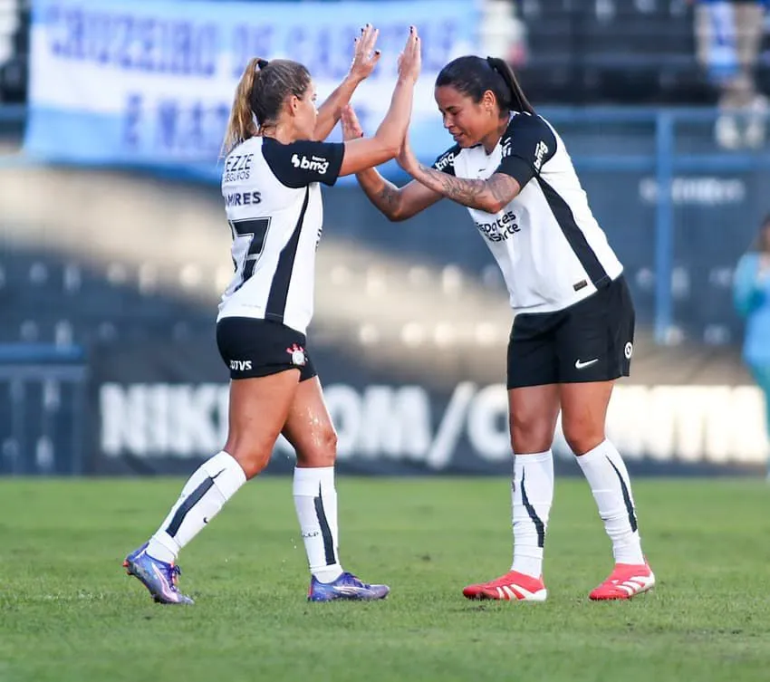 Brabas comemorando resultado. Foto: Rodrigo Gazzanel/Ag Corinthians