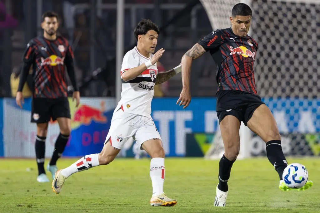Ferreira, jogador do Sao Paulo durante partida contra o Bragantino no estadio Cicero De Souza Marques pelo campeonato Brasileiro A 2025. Foto: Joisel Amaral/AGIF