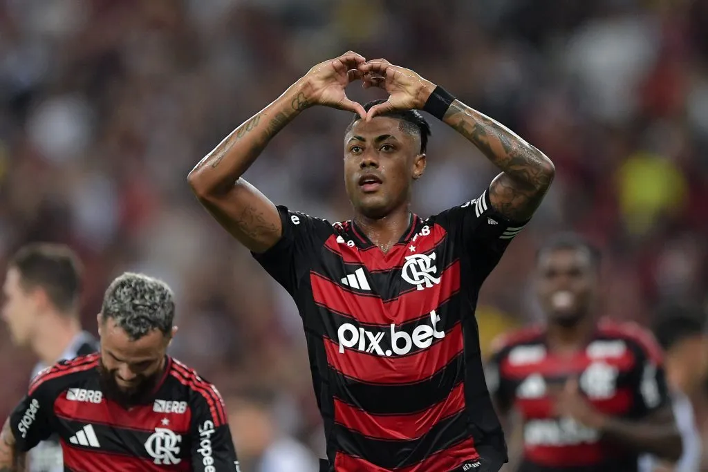 Bruno Henrique comemora gol diante do Vasco. Foto: Thiago Ribeiro/AGIF