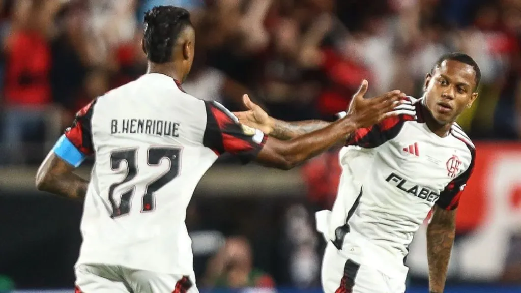 Bruno Henrique e Wallace Yan em Los Angeles FC x Flamengo – Foto: Gilvan de Souza/Flamengo