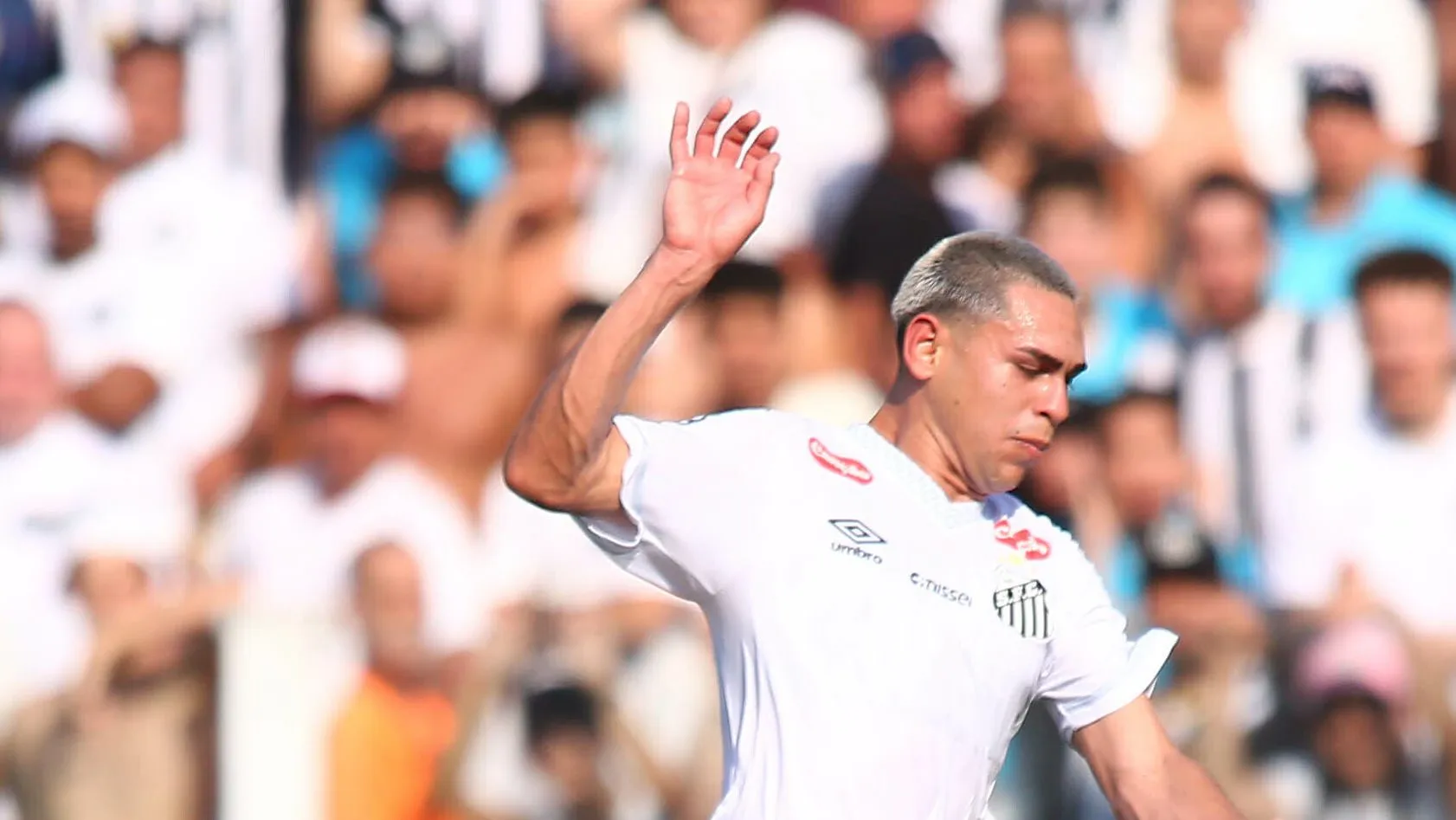 Foto: Mauricio De Souza/AGIF – Caballero e Billal são alguns jogadores que o SFC não consegue negociar.