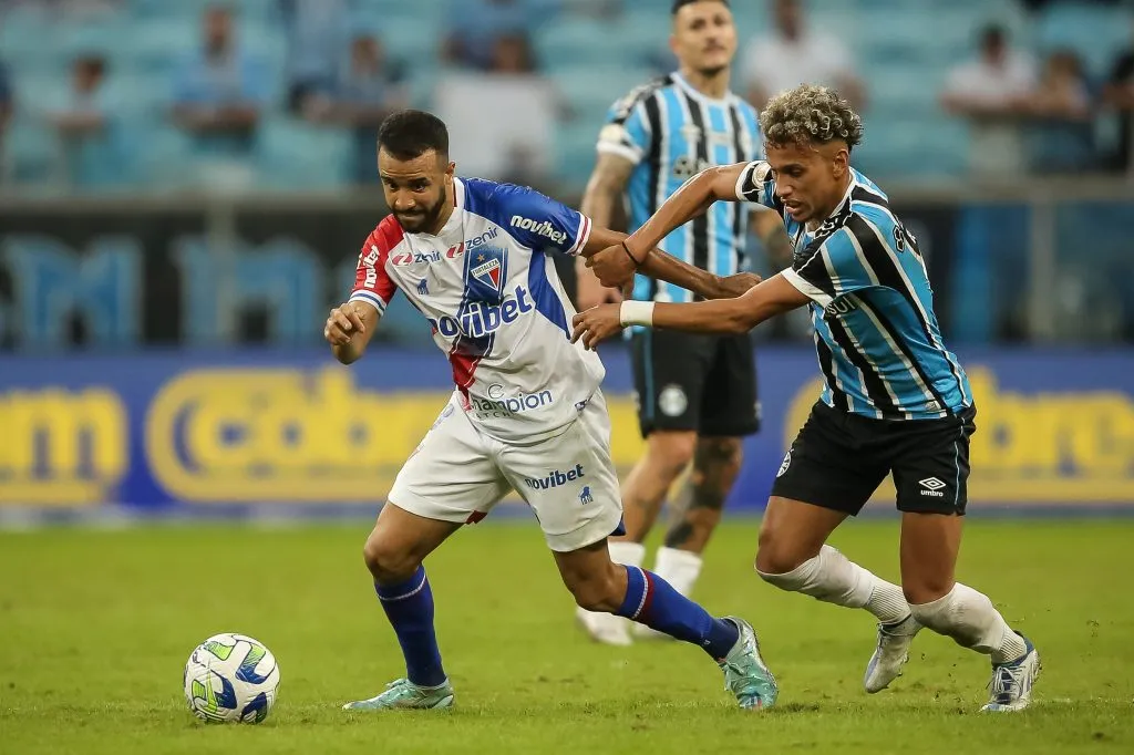 Foto: Pedro H. Tesch/AGIF – Caio Alexandre pode pintar no Corinthians