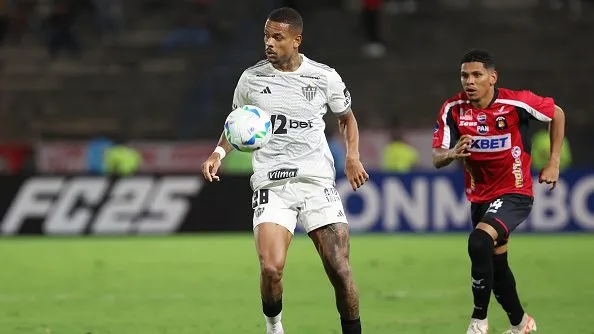 Caio Paulista durante partida. Foto: Edilzon Gamez/Getty Images