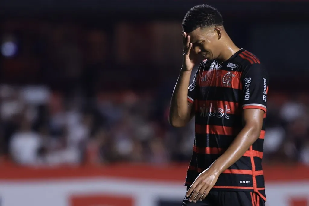 Carlinhos perdeu espaço com Filipe Luís