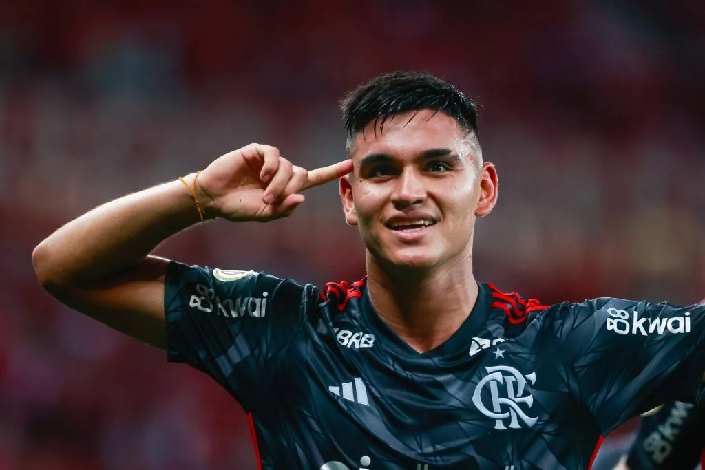 Alcaraz comemora gol diante do Internacional. Foto: Luiz Erbes/AGIF
