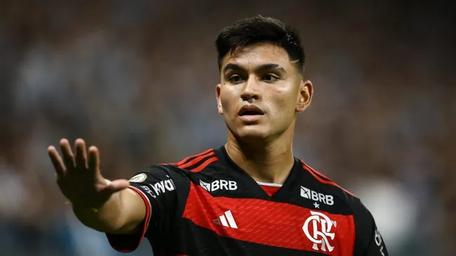 Carlos Alcaraz chegou com grandes expectativas no Flamengo. Photo by Pedro H. Tesch/Getty Images