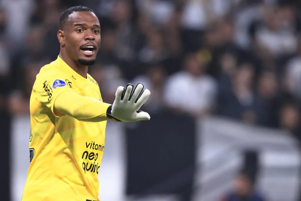 Carlos Miguel em ação pelo Corinthians, em 2023. Foto: Ettore Chiereguini/AGIF