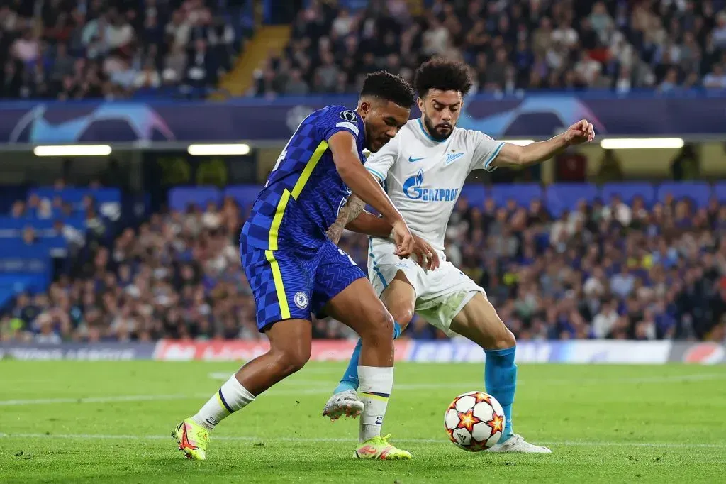 Claudinho em ação pelo Zenit – Foto: Catherine Ivill/Getty Images
