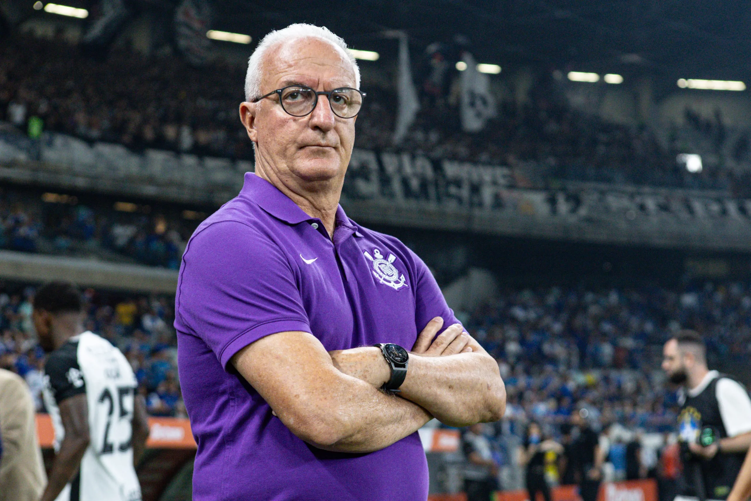 MG – BELO HORIZONTE – 10/12/2025 – COPA DO BRASIL 2025, CRUZEIRO X CORINTHIANS – Dorival Junior tecnico do Corinthians durante partida contra o Cruzeiro no estadio Mineirao pelo campeonato Copa Do Brasil 2025. Foto: Gilson Lobo/AGIF