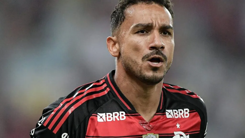 Danilo comemorando. Foto: Thiago Ribeiro/AGIF