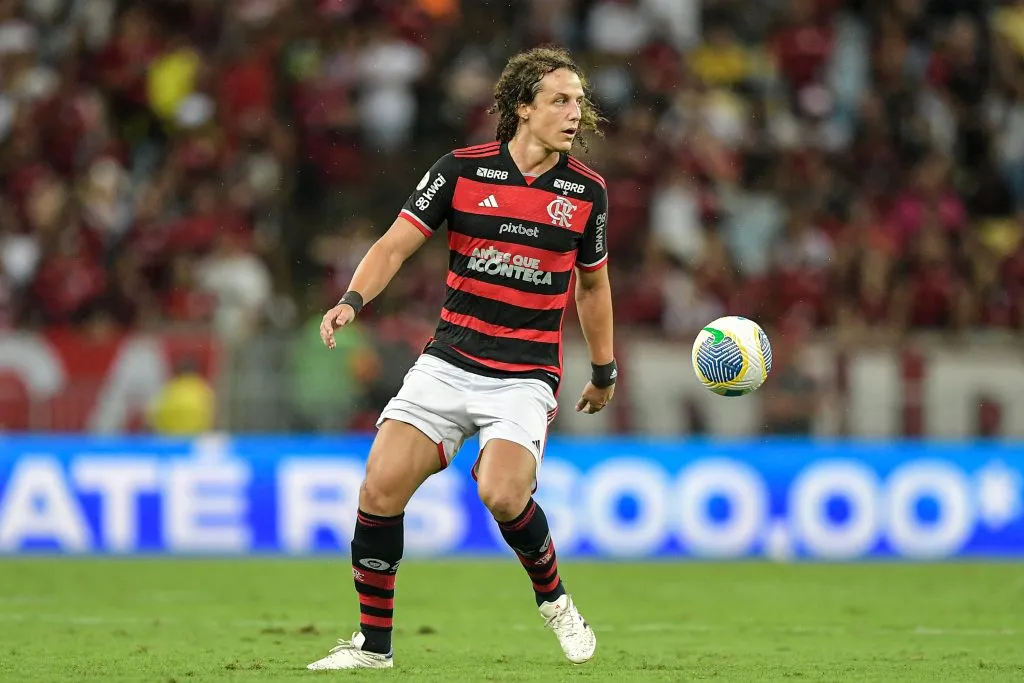 David Luiz foi um dos jogadores que não contou com contrato renovado. Foto: Thiago Ribeiro/AGIF