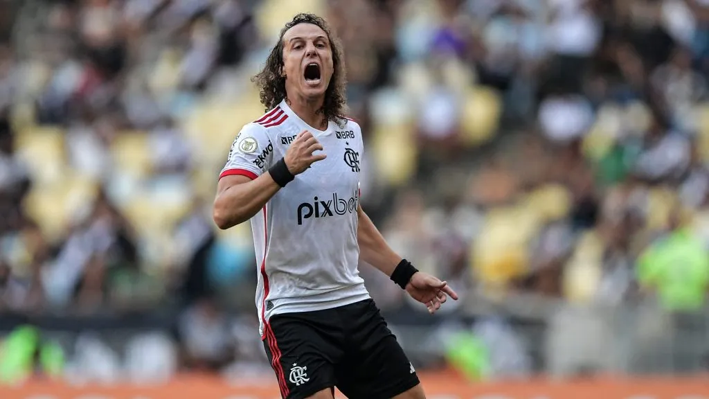 David Luiz comemorando. Foto: Thiago Ribeiro/AGIF