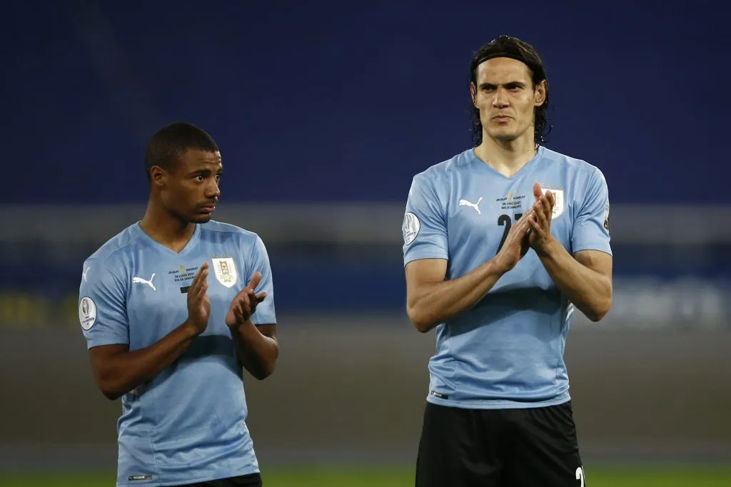 RIO DE JANEIRO, BRAZIL – Nicolás De La Cruz ao lado de Cavani (Foto: Wagner Meier/Getty Images)