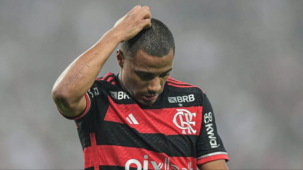 Vai perder mais jogos! Veja quando De la Cruz volta ao Flamengo. Neto cita jogador