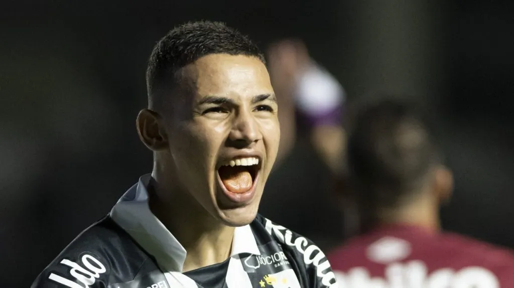 Foto: Jorge Rodrigues/AGIF – Deivid Washington retorna ao Santos por empréstimo de quase 12 meses.