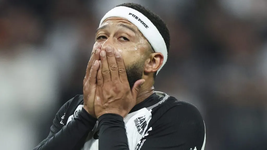 Corinthians deve milhões ao camisa 10  - (Foto: Alexandre Schneider/Getty Images).