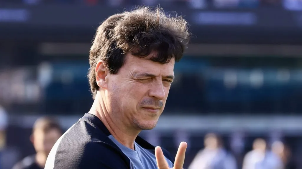 SP – SAO PAULO – 17/08/2025 – BRASILEIRO A 2025, SANTOS X VASCO – Fernando Diniz tecnico do Vasco durante partida contra o Santos no estadio Morumbi pelo campeonato Brasileiro A 2025.