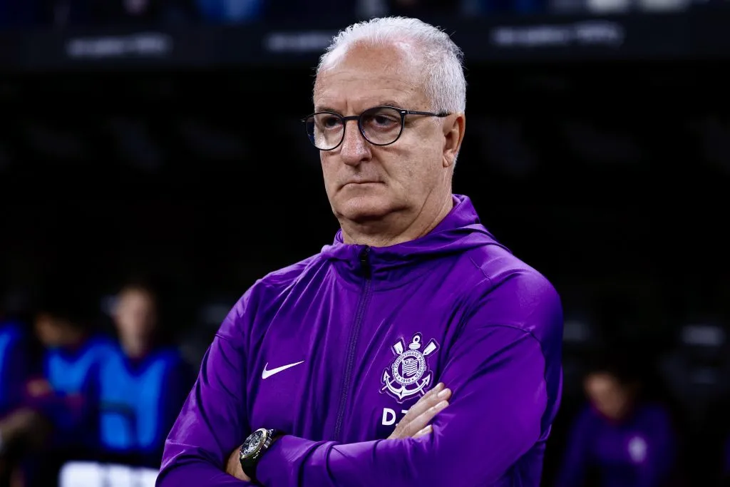 Dorival Jr tecnico do Corinthians durante partida contra o Internacional no estadio Arena Corinthians pelo campeonato Brasileiro A 2025. Foto: Marcello Zambrana/AGIF