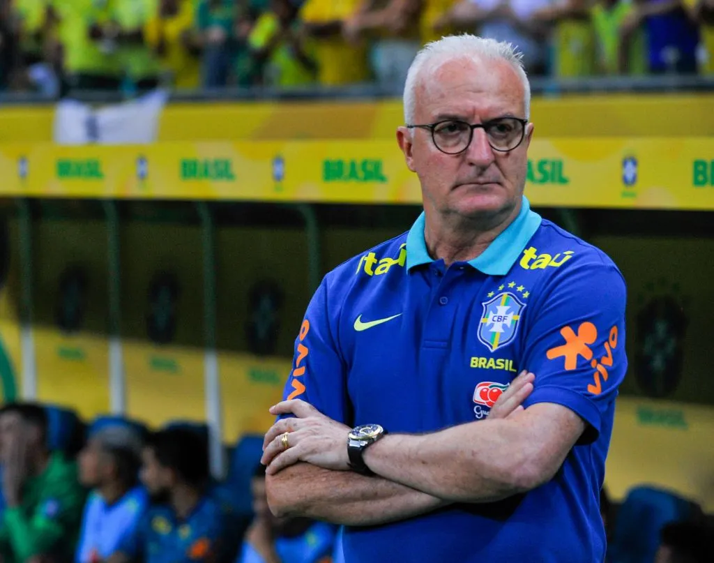 Treinador em jogo da Seleção Brasileira. Foto: Jhony Pinho/AGIF