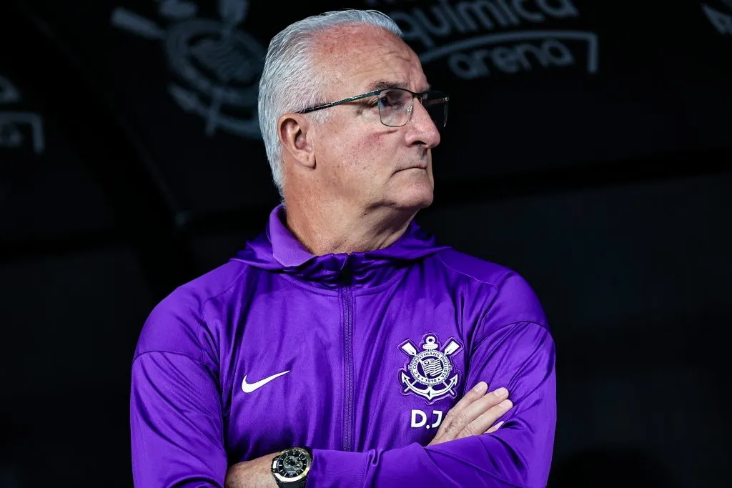 Dorival vem tendo um início instável. Foto: Fabio Giannelli/AGIF