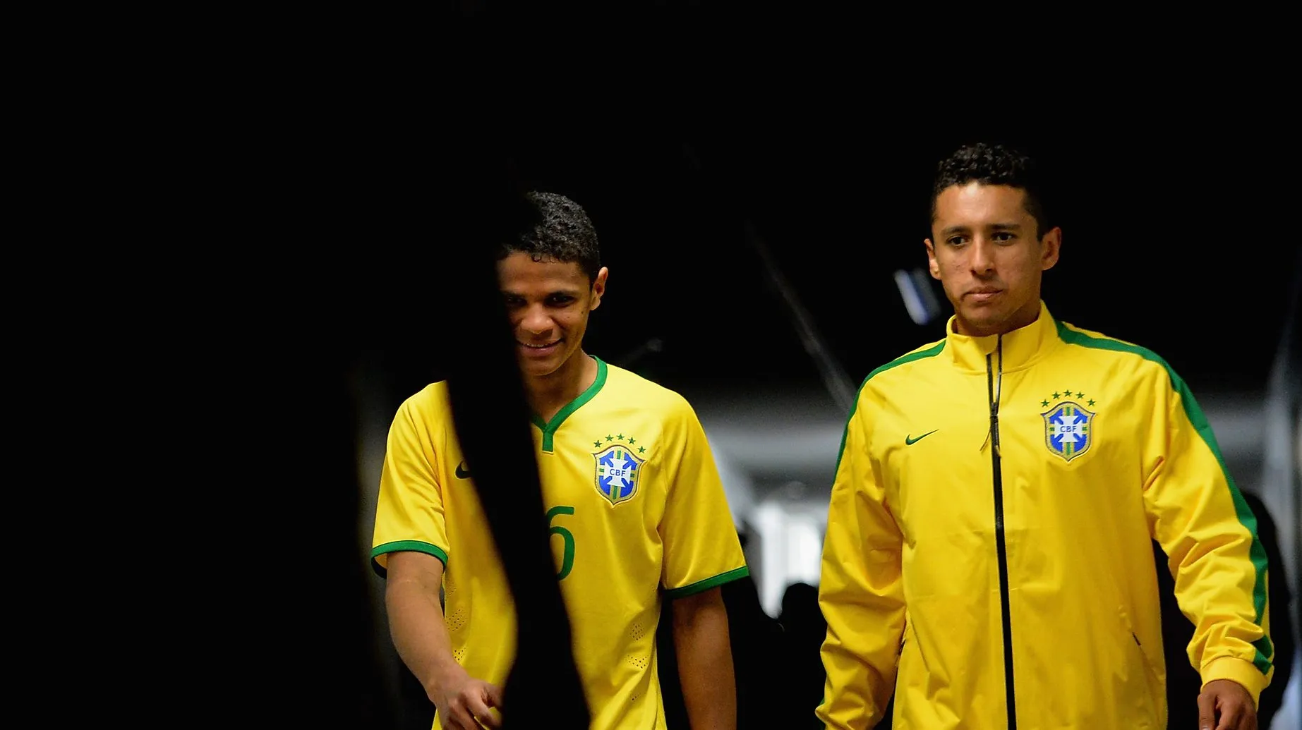 Douglas Santos ao lado de Marquinhos -Foto: Christopher Lee/Getty Images