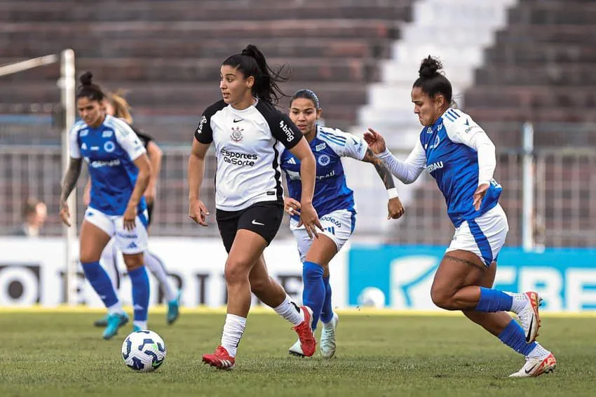 Duda Sampaio no duelo. Foto: Divulgação/CBF