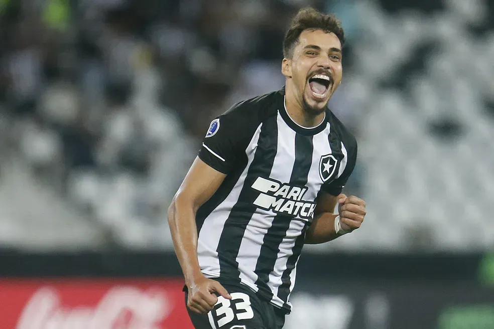 Eduardo em ação pelo Botafogo – Foto: Vitor Silva/Botafogo
