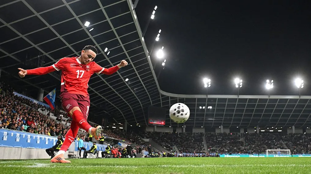 Escanteio. Foto: Jurij Kodrun/Getty Images