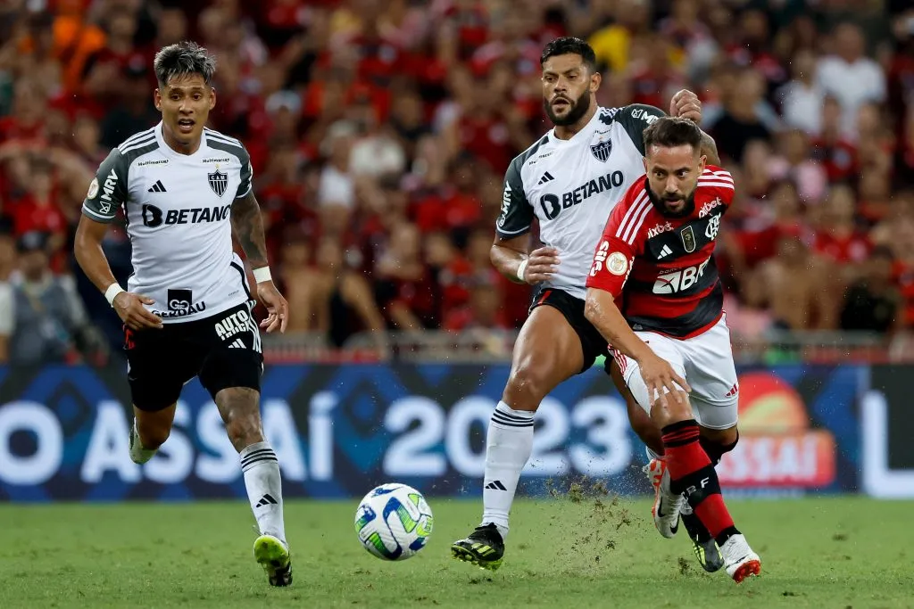 Everton Ribeiro perdeu espaço na temporada de 2023. (Photo by Buda Mendes/Getty Images)
