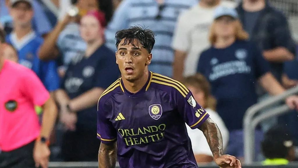 Foto: IMAGO / Newscom World – Facundo Torres durante jogo do Orlando City – atacante está perto de fechar com o Palmeiras.