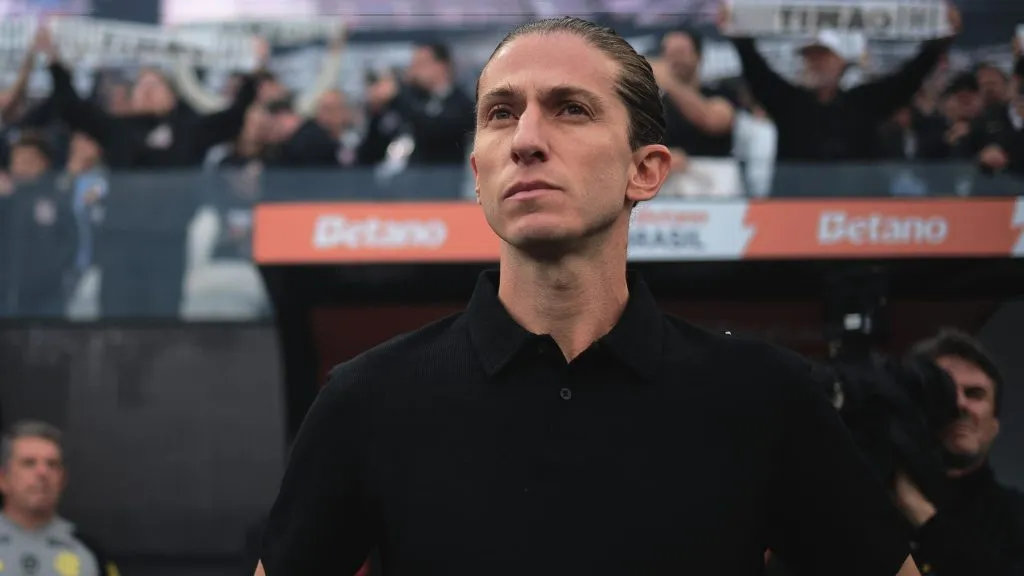 Filipe Luís terá preocupação com o Flamengo para o confronto – Foto: Ettore Chiereguini/AGIF