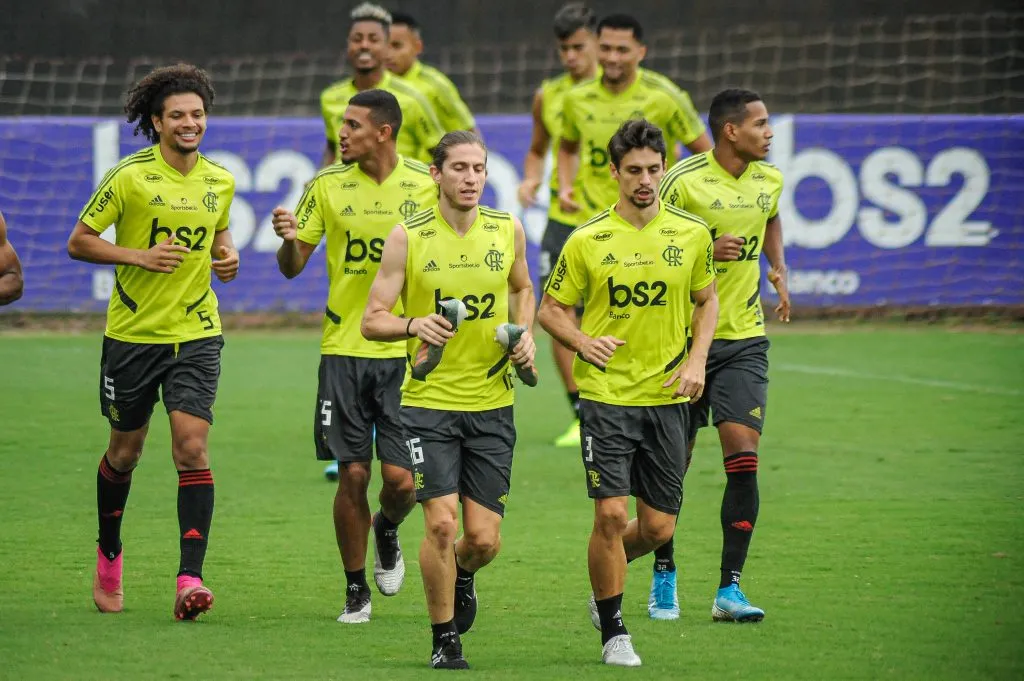 Rodrigo Caio, Filipe Luis durante treino do Flamengo no CT Ninho do Urubu. Foto: Allan Carvalho/AGIF