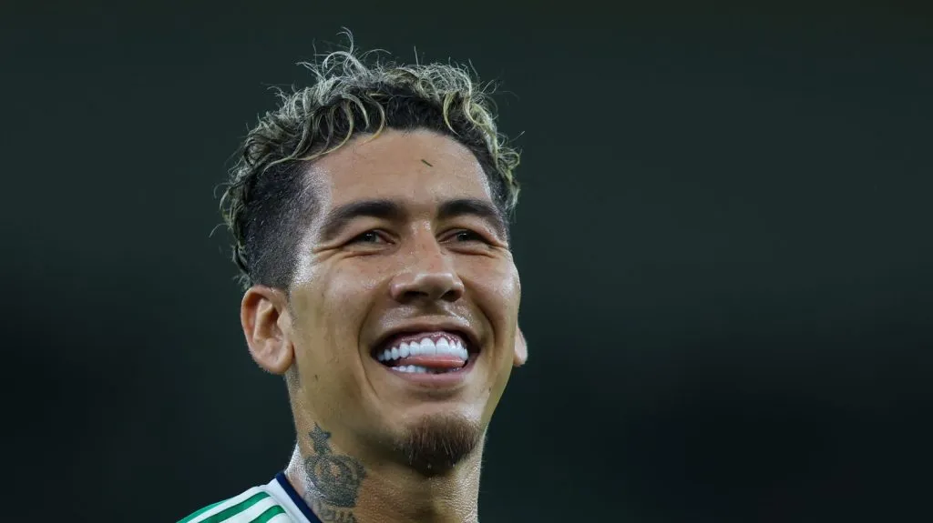 Foto: Yasser Bakhsh/Getty Images – Atacante brasileiro ainda não decidiu onde vai jogar e analisa propostas.