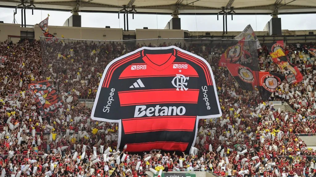 Flamenguistas querem o triunfo contra o Juventude. Foto: Thiago Ribeiro/AGIF.