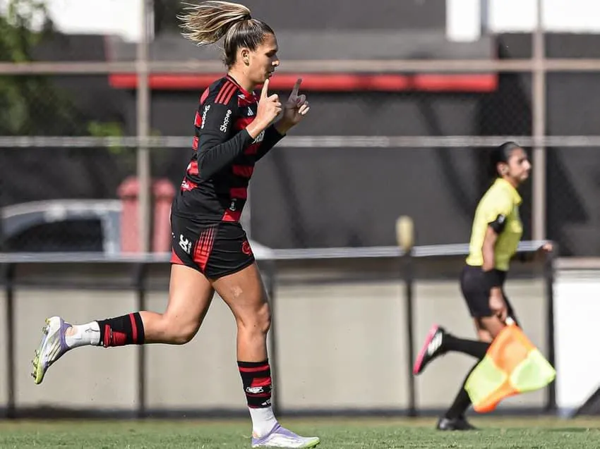 Flamengo segue invicto. Foto: Reprodução/Instagram/@flamengofutebolfeminino