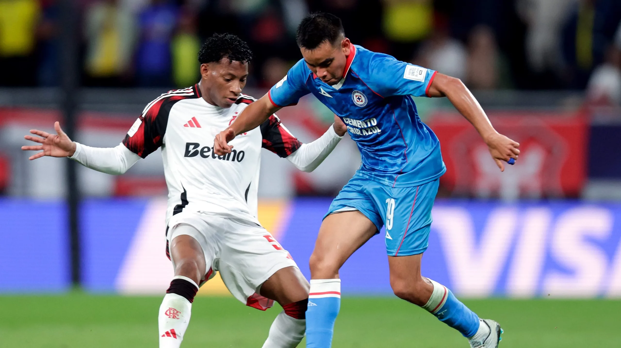 Gonzalo Plata pode começar jogando desde o início contra o Pyramids neste sábado (13) – Foto: Getty Images