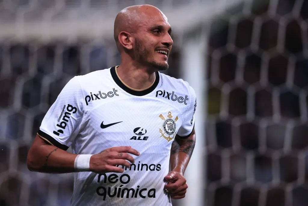SP – Sao Paulo – 24/01/2023 – PAULISTA 2023, CORINTHIANS X GUARANI – Fabio Santos jogador do Corinthians comemora seu gol durante partida contra o Guarani no estadio Arena Corinthians pelo campeonato Paulista 2023. Foto: Ettore Chiereguini/AGIF