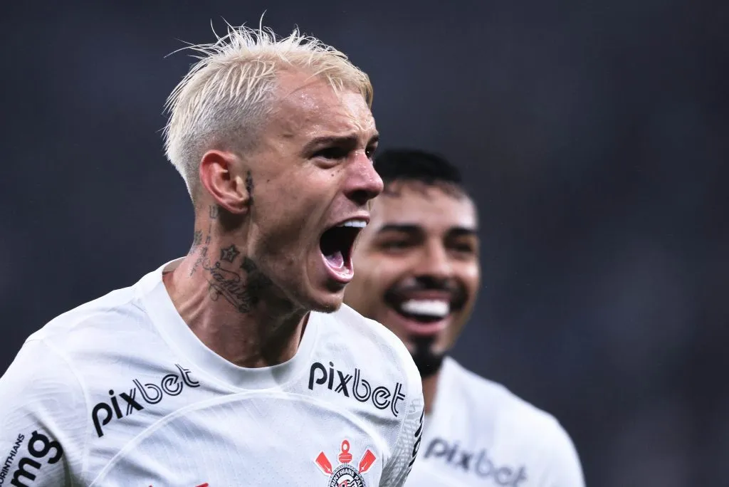 SP – SAO PAULO – 31/05/2023 – COPA DO BRASIL 2023, CORINTHIANS X ATLETICO-MG – Roger Guedes jogador do Corinthians comemora seu gol durante partida contra o Atletico-MG no estadio Arena Corinthians pelo campeonato Copa do Brasil 2023. Foto: Ettore Chiereguini/AGIF