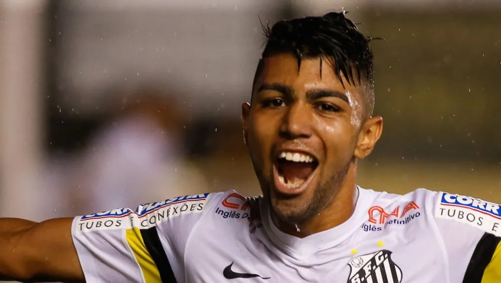 Foto:  Alexandre Schneider/Getty Images – Gabriel Barbosa for formado na base santista e venceu dois títulos pelo clube.