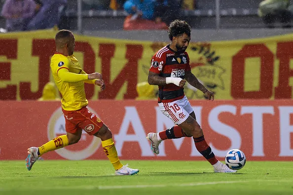 Foto: Franklin Jacome/Getty Images – Gabigol interessa o Corinthians para 2024