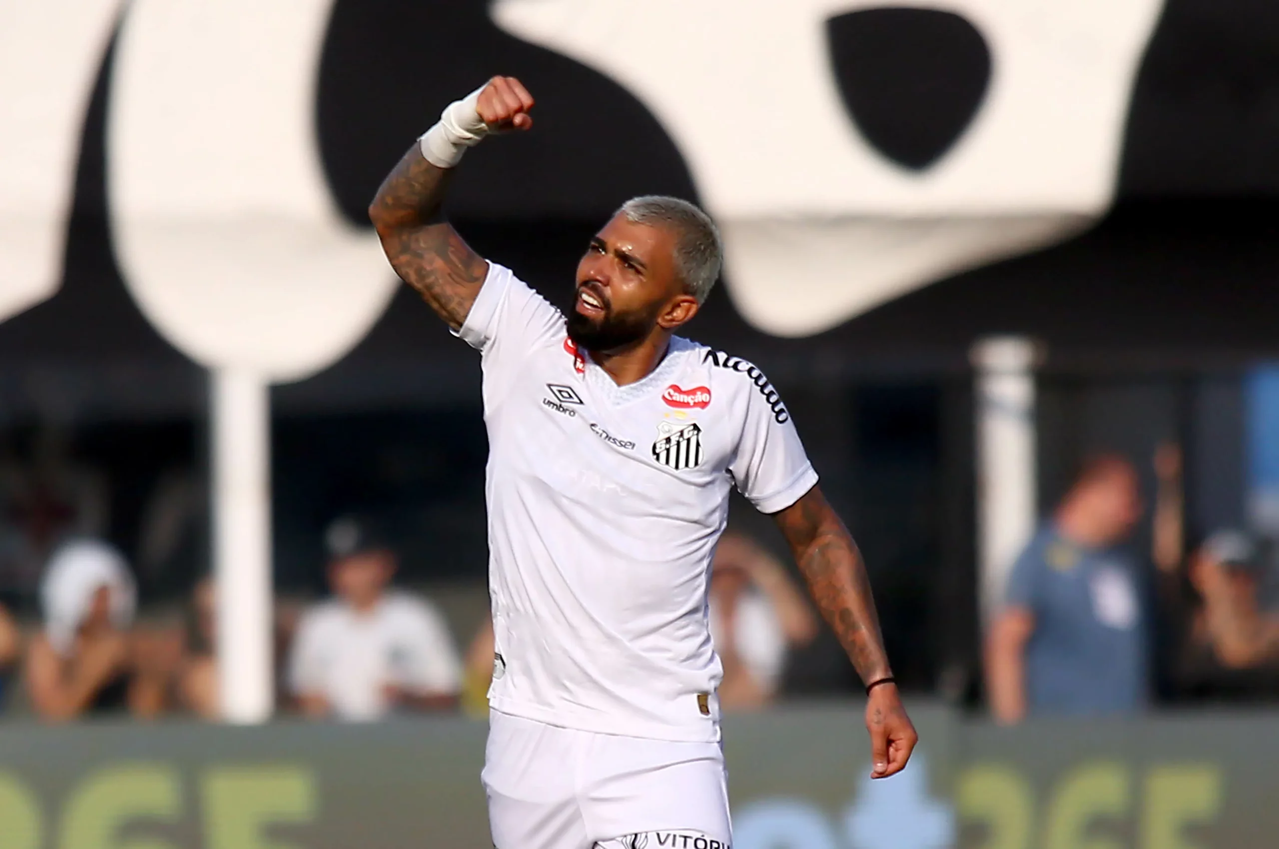 Gabigol comemora o gol no retorno ao Santos. Foto: Mauricio De Souza/AGIF
