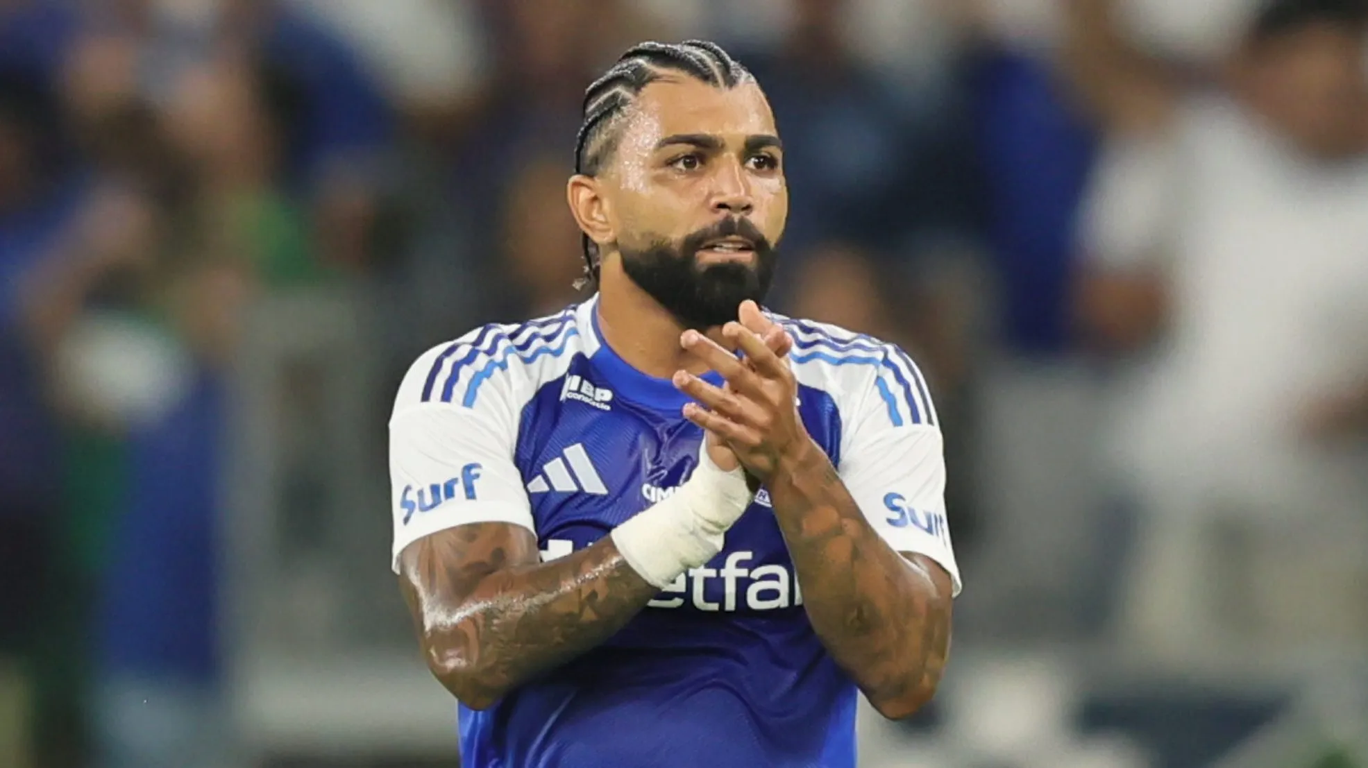 Atualmente, atacante joga na Raposa. Foto: Gilson Lobo/AGIF